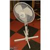 Image 1 : 3 SPEED OSCILLATING FAN