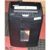Image 1 : STAPLES PAPER SHREDDER USED