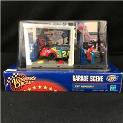 WINNER'S CIRCLE GARAGE SCENE NASCAR 2000 LOT