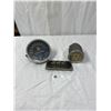 Image 1 : Pair of Vintage Gauges Plus a Genral Electric Company Machine Plate