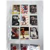 Image 2 : 12 Trading cards of Bobby Hull in plastic trading card pages