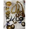 Image 1 : Nice Lot of Vintage Jewelry Etc