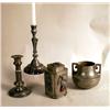 Image 1 : A MISCELLANEOUS GROUP OF PEWTER TABLE A