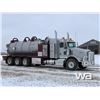 Image 2 : 2012 KENWORTH T800 TRI-DRIVE COMBO VAC TRUCK
