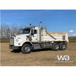 2015 KENWORTH T800B T/A DUMP TRUCK