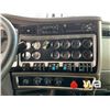 Image 11 : 2015 KENWORTH T800 T/A SLEEPER TRUCK TRACTOR