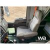 Image 9 : 2015 KENWORTH T800 T/A SLEEPER TRUCK TRACTOR