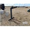 Image 2 : BOOM LIFT PALLET FORK
