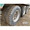 Image 21 : 2006 MACK CV713 16656L TRIDRIVE VAC TRUCK