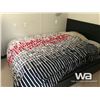 Image 7 : 2000 TRAVCO 12 X 60 FT. SLEEPER/WASH UNIT