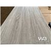 Image 5 : 5 PIECE COUNTER HEIGHT KITCHEN TABLE SET