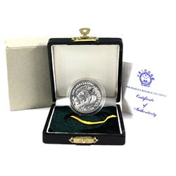 1986 People Republic of China 5 Yuan Silver Coin with original display box.