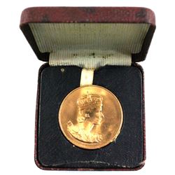 1953 Elisabeth II Coronation Royale Barge Medal in original clamshell. Clamshell is worn and coin to