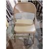 Image 2 : 4 BEIGE FOLDING CHAIRS