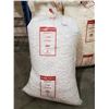 Image 2 : 4 GIANT BAGS OF PACKING PEANUTS