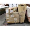 Image 2 : PALLET OF ASSORTED ITEMS