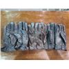 Image 1 : ASSORTED MOVIE PROP GLOVES FOR CHARACTER QUINN