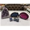 Image 1 : AMETHYST HOLE, 2 AGATES, & LAPIS LAZULI 397.40CTW
