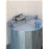 Image 2 : LARGE COMMERCIAL TANK