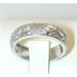 1025 18KW Gold Ring w/ Diamonds