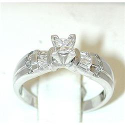 1061 14KW Gold Ring w/ Diamonds