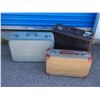 Image 1 : 3 Vintage Suitcases
