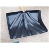 Image 3 : Metal Shovel and 3 Snow Scoops
