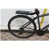 Image 3 : Schwinn Pathway 700C Medium Men's Multi-Use Bike w/ Rack
