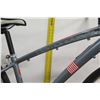 Image 2 : DiamondBack Clarity Silver Women's 15" Performance Hybrid Bike