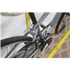 Image 8 : DiamondBack Clarity Silver Women's 15" Performance Hybrid Bike
