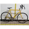 Image 1 : Cannondale R300 Yellow Men's Road Bike w/ Racing Handlebars