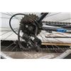 Image 14 : Roadmaster Granite Peak 18 Speed Black Men's Mountain Bike