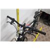 Image 26 : Roadmaster Granite Peak 18 Speed Black Men's Mountain Bike