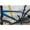 Image 25 : Specialized Crosstrail Blue All Terrain Hybrid Bike