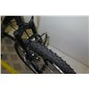 Image 8 : Roadmaster Granite Peak 18 Speed Black 28" Men's Mountain Bike w/ Rear Rack
