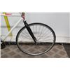 Image 8 : Men's White Racing Road Bike