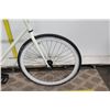 Image 8 : SE Bikes Lager White Men's Road Bike w/ Freedom ThickSlick Tires