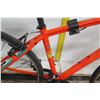Image 8 : Fuji Bikes 17" Absolute two.3 Orange Hybrid Bike
