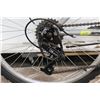 Image 8 : Roadmaster Granite Peak 18 Speed 24" Gray Men's Mountain Bike