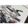 Image 8 : 2 Canvas Tool Bags & Tools: Milwaukee Drill Bits, Sockets, Level, Wrenches, etc
