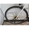 Image 9 : Kent 700C Denali White Men's Road Bike w/ Racing Handlebars