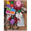 Image 4 : KITCHENWARE, COOKIE CUTTERS, POPSICLE MOLDS, BBQ SET
