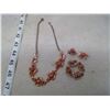 Image 1 : GOLD TONE NECKLACE, BROACH AND EARRINGS