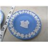 Image 2 : 2 WEDGEWOOD DECORATIVE PLATES, MADE IN ENGLAND