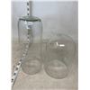 Image 2 : 2 SMALL GLASS DOMES FOR PROTECTING COLLECTIBLES