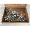 Image 2 : CIGAR BOX OF VINTAGE KEYS/FURNITURE KEYS