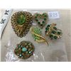 Image 2 : LOT OF GOLD TONE AND GREEN RHINESTONE BROACHES