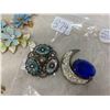 Image 4 : LOT OF BLUE TONE BROACHES