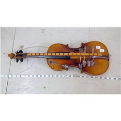 ANTIQUE VIOLIN - COLLECTOR SPOON HOLDER