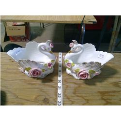 PAIR OF CAPO DIMONTE - SWAN VASES